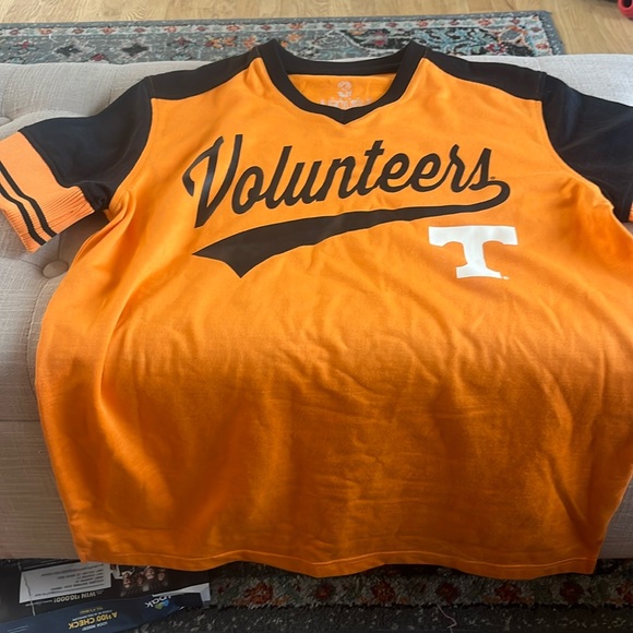 VINTAGE TENNESSEE VOLUNTEERS SHIRT (LARGE) (USED) - Picture 1 of 4